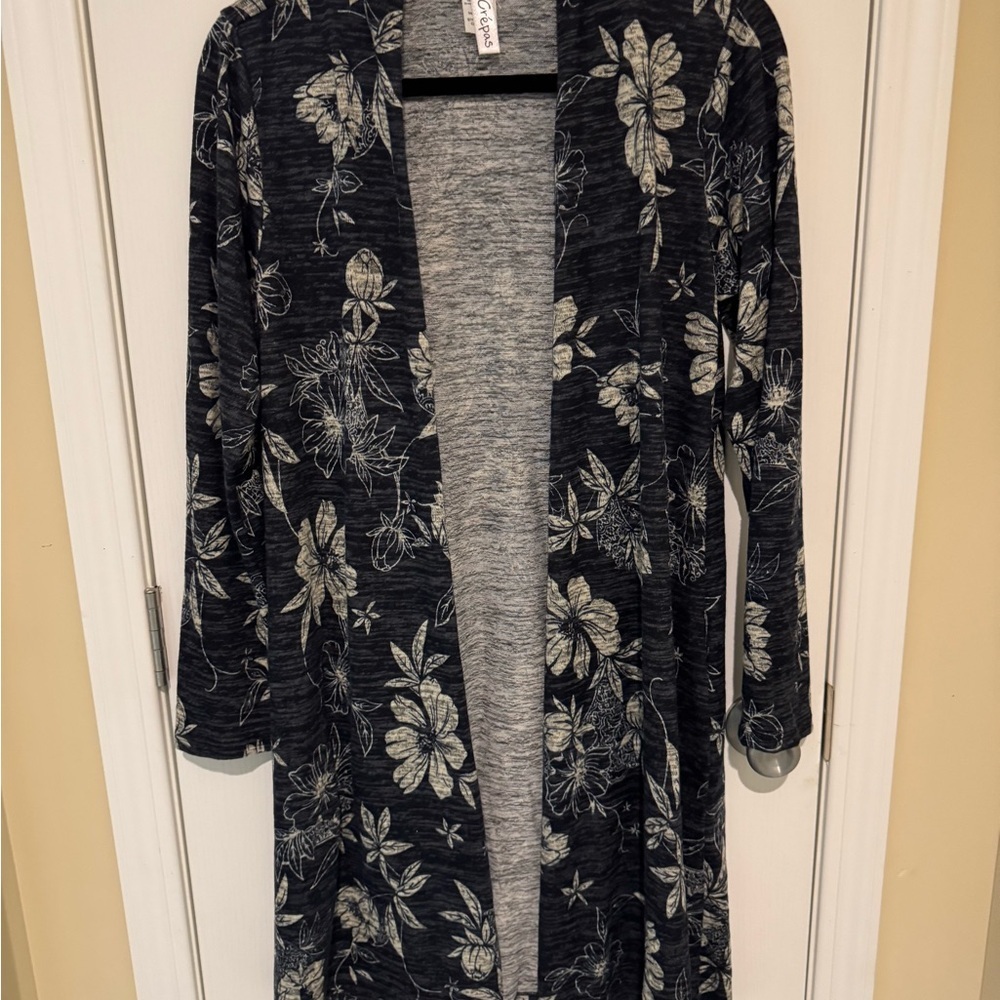 Crépás Gray Knit Cardigan